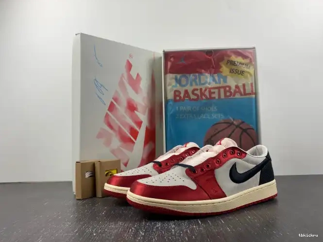 Rep TBkick OG Low 1 x Room Trophy Away Air Jordan FN0432-100 0622